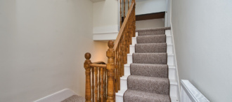 Guide to Installing a Carpet Runner on Stairs: Choosing the Best Carpet Types